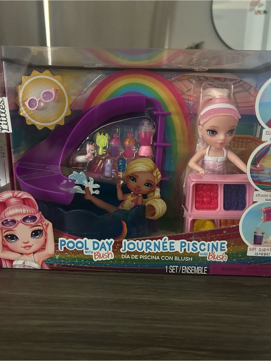 Blush Other - Rainbow High Littles Pool Day Playset